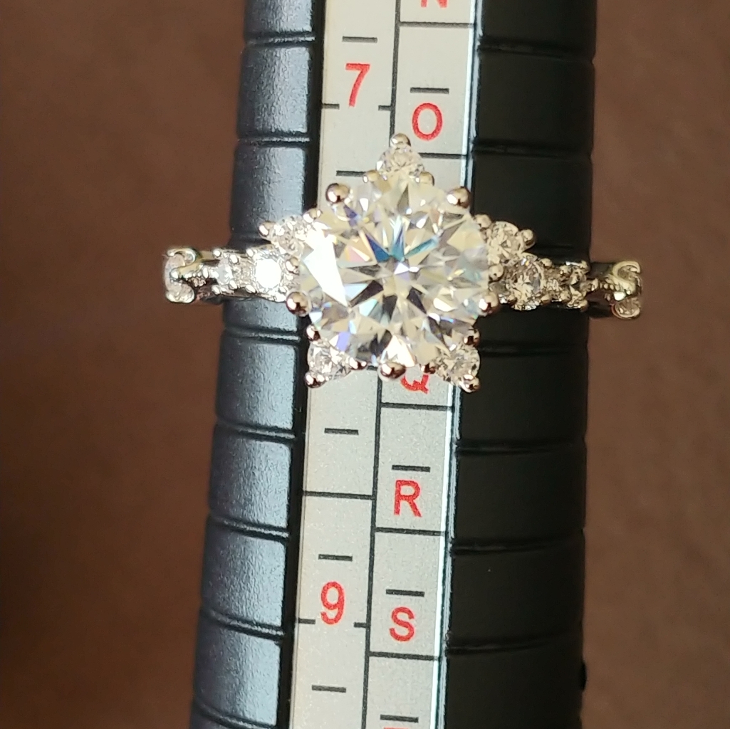 20 Ct Moissanite Diamond Ring 20 Ct Moissanite Diamond Ring